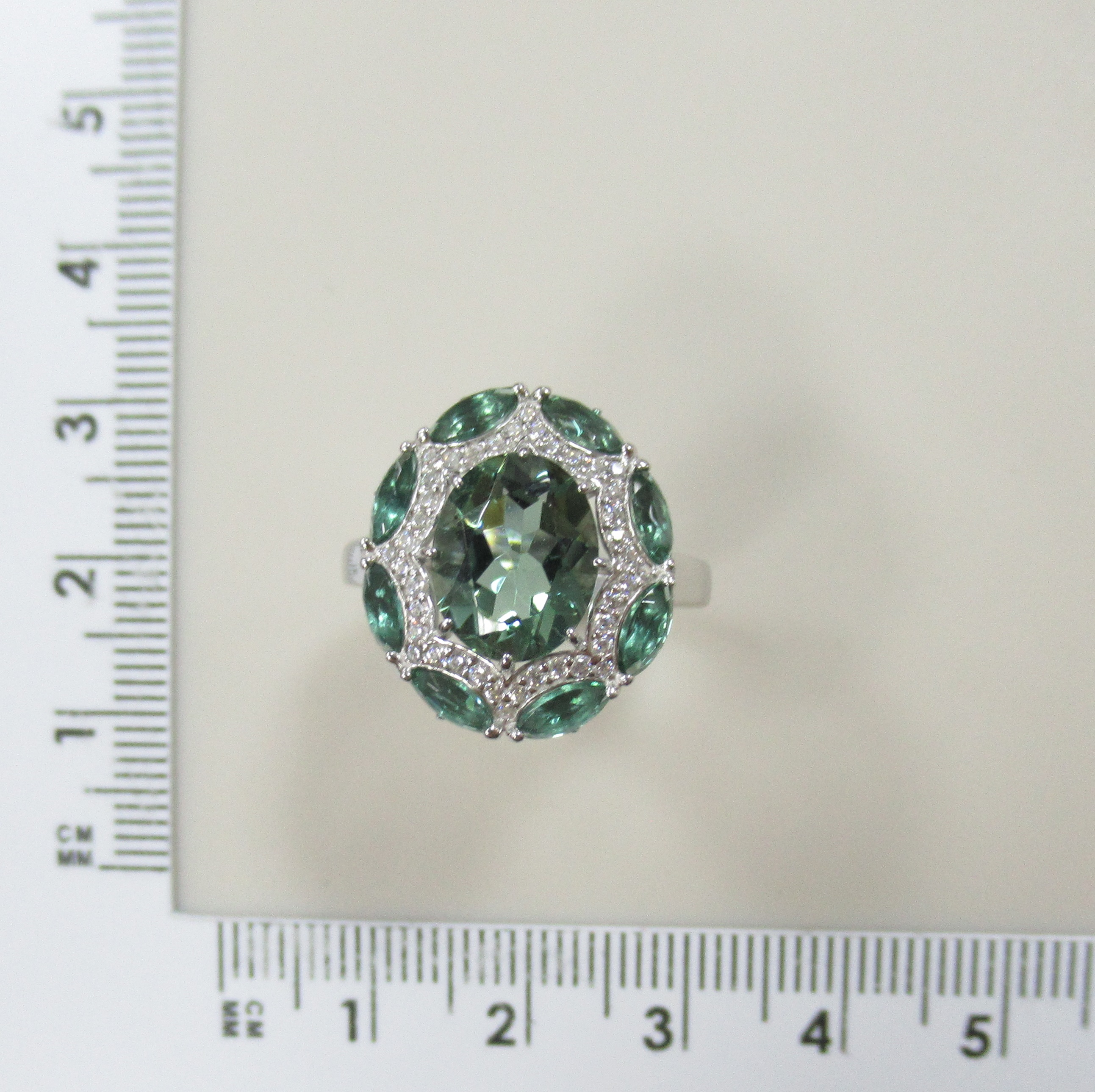 Серебряное кольцо с празиолитами